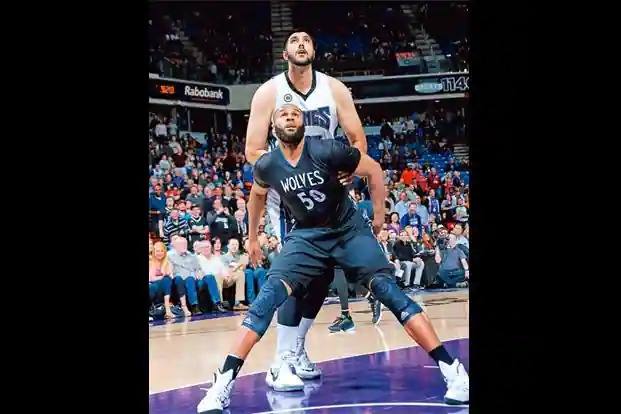 Hoopistani: Sim Bhullar - first person of Indian origin to play in the NBA  - has signed with Taiwanese team Dacin Tigers