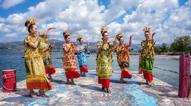 Uplifting Perspective: The World Of A South Asian Traveller
