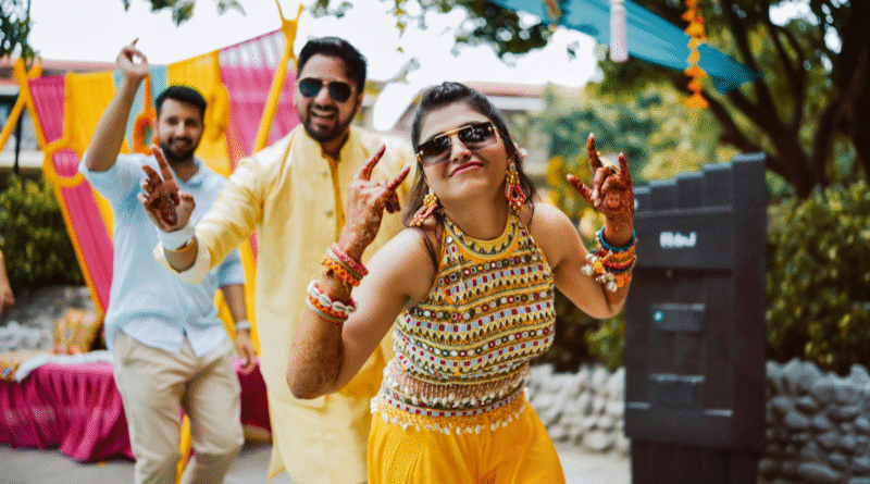 Amazing: This Is How Indians Celebrate Festivals Across The World