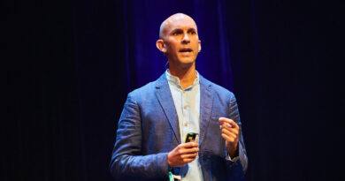 Anil Seth: A Beautiful Human Mind In An AI World