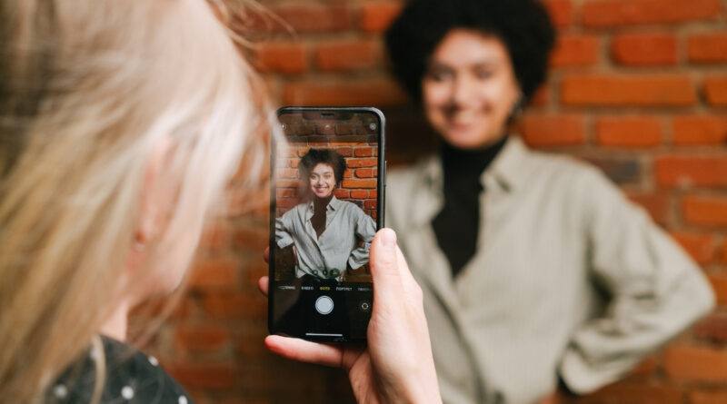Mind-blowing: How Phones Edit Your Photos Now