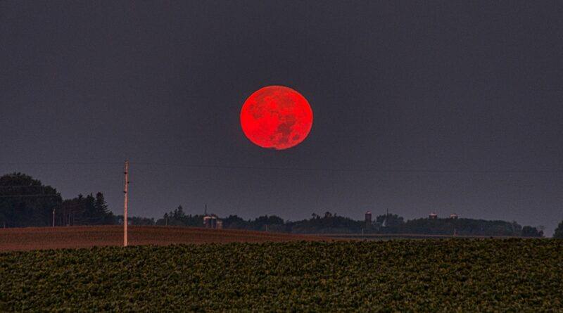 Red Moon Silence - A Beautiful Poem