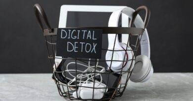 Digital Detox: Now Reclaiming Attention In The Smartphone Age