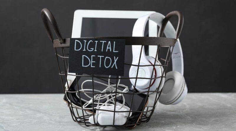 Digital Detox: Now Reclaiming Attention In The Smartphone Age