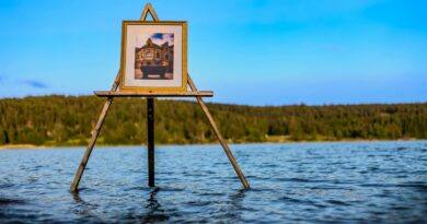 EASEL: A Beautiful Poem