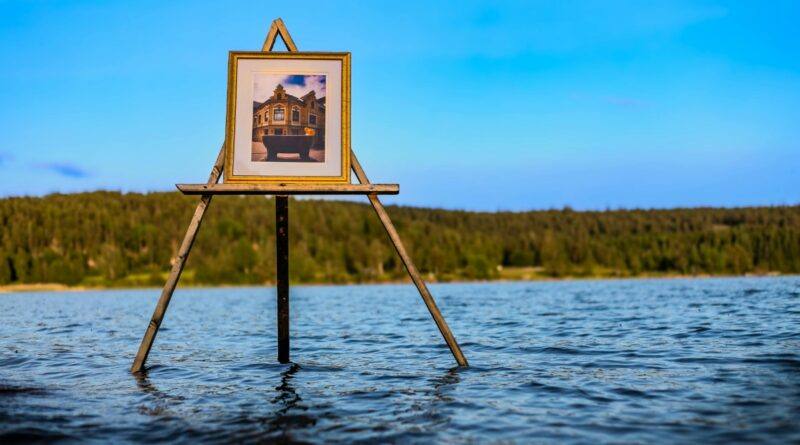 EASEL: A Beautiful Poem