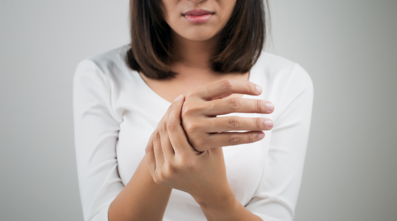 Numb Hands At Night: Important Signals You Need To Know